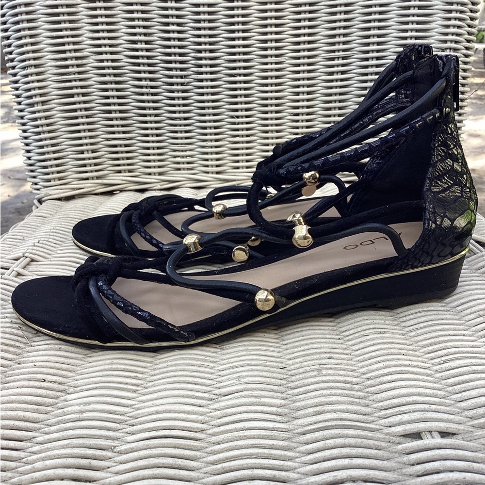 Strappy flat sandal - Aldo
